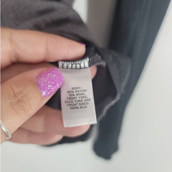 Trouve Top Tee Size M Scoop Neck Long Sleeve Pullover Colorblock Black Gray - Picture 4 of 5